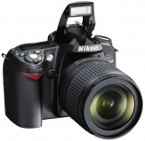 Nikon D90 с объективом 18-105 VR ( D90KIT18-105VR)